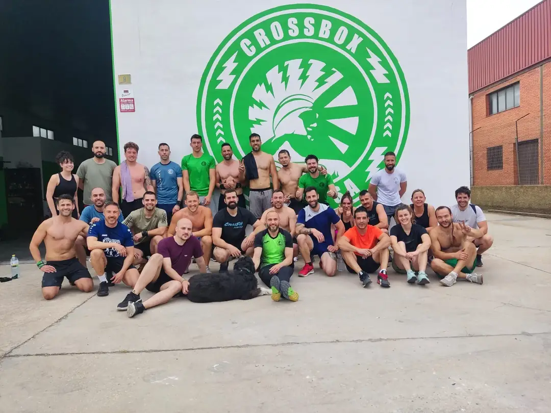 Grupo del box en los primeros días de la nueva nave